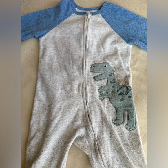 Bundle of dinosaur footed pajamas - Picture 12 of 13